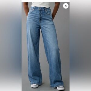 American Eagle Super High Rise Baggy Wide Leg Jeans | Size 12 Long | Light Wash